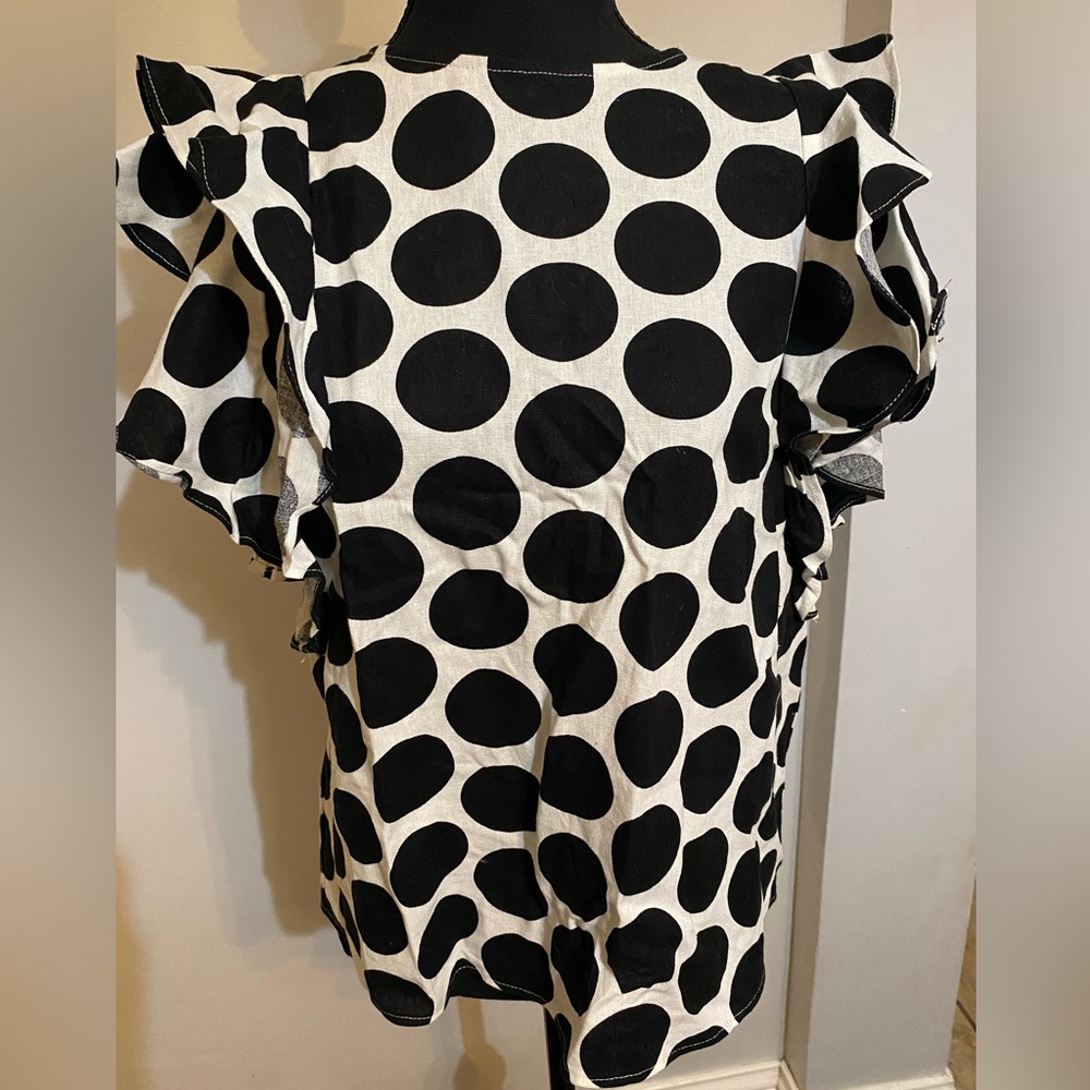 Darling polka dot linen top